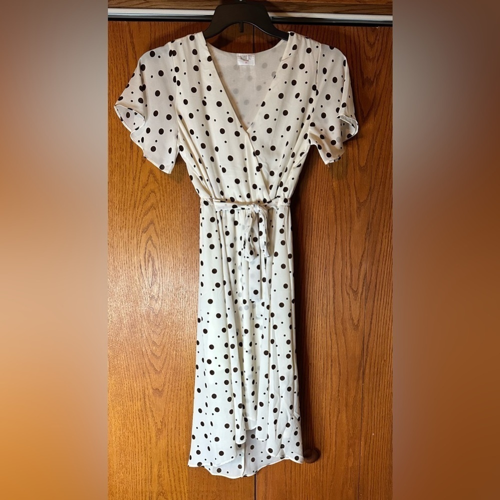 NWOT Sienna Sky Medium BROWN Polka Dot High Low Wrap Dress Vneck W Snap